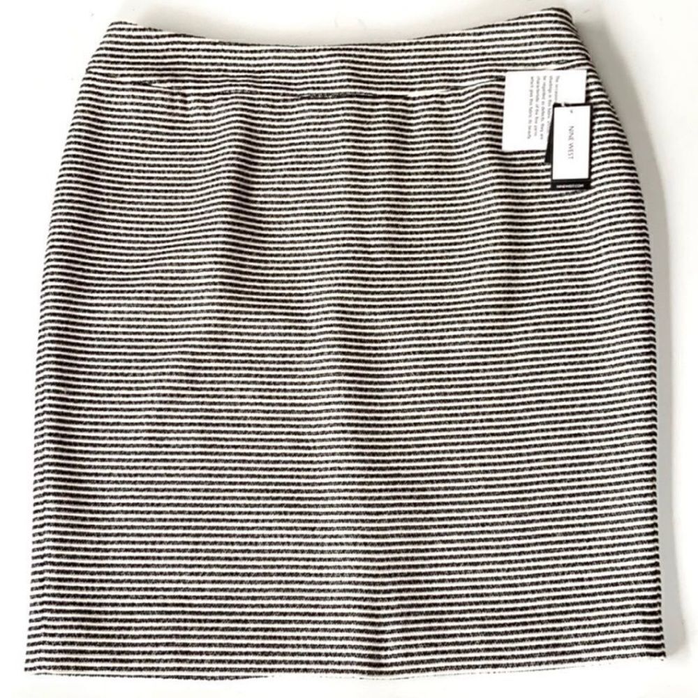 𝅺NWT Nine West skirt